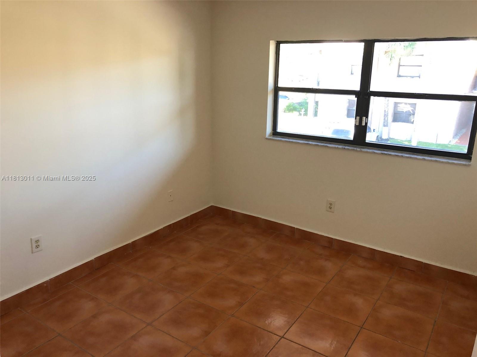 PARK LAKE VILG CONDO PHS - Residential Lease