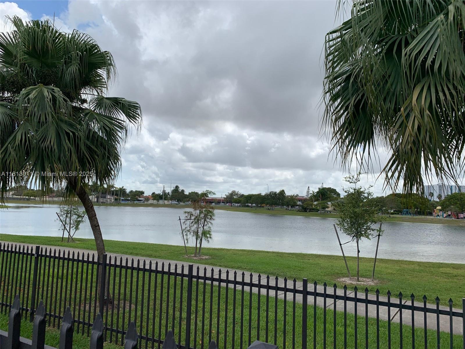 PARK LAKE VILG CONDO PHS - Residential Lease