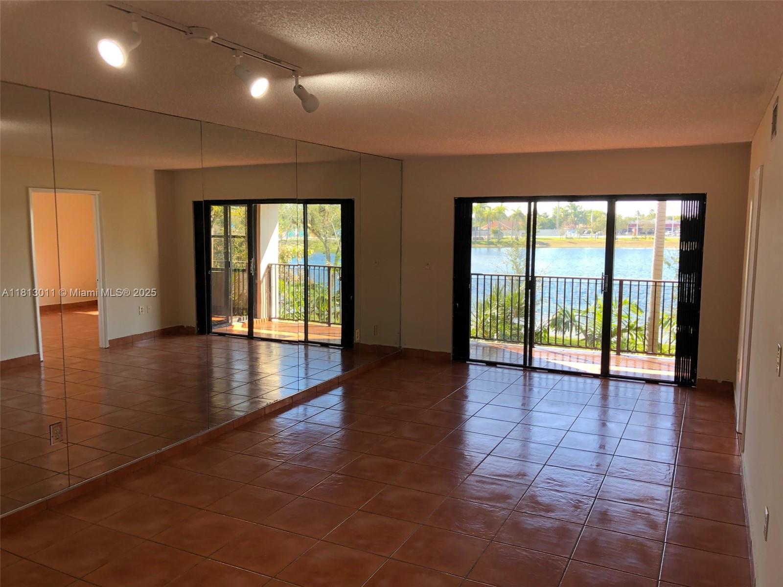 250 W Park Dr 203-5