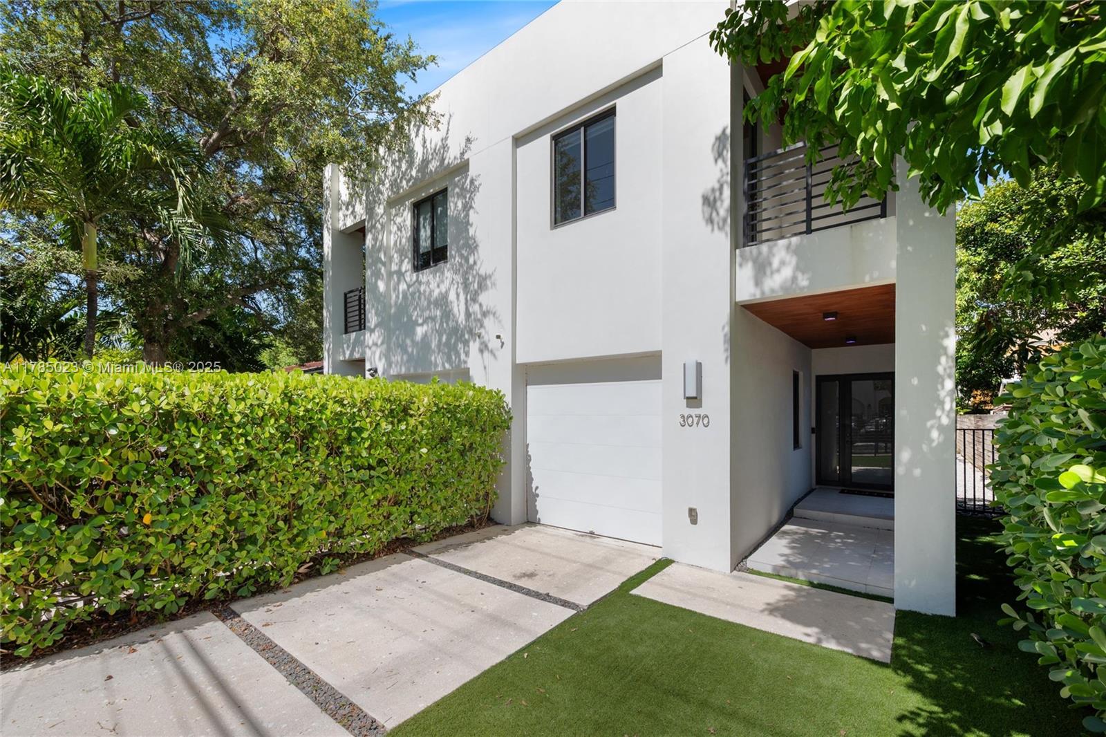 Property for Sale at 3070 Elizabeth St 3070, Coconut Grove, Broward County, Florida - Bedrooms: 3 
Bathrooms: 4  - $1,799,000