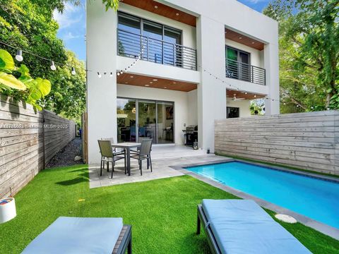 3070 Elizabeth St 3070 Coconut Grove FL 33133