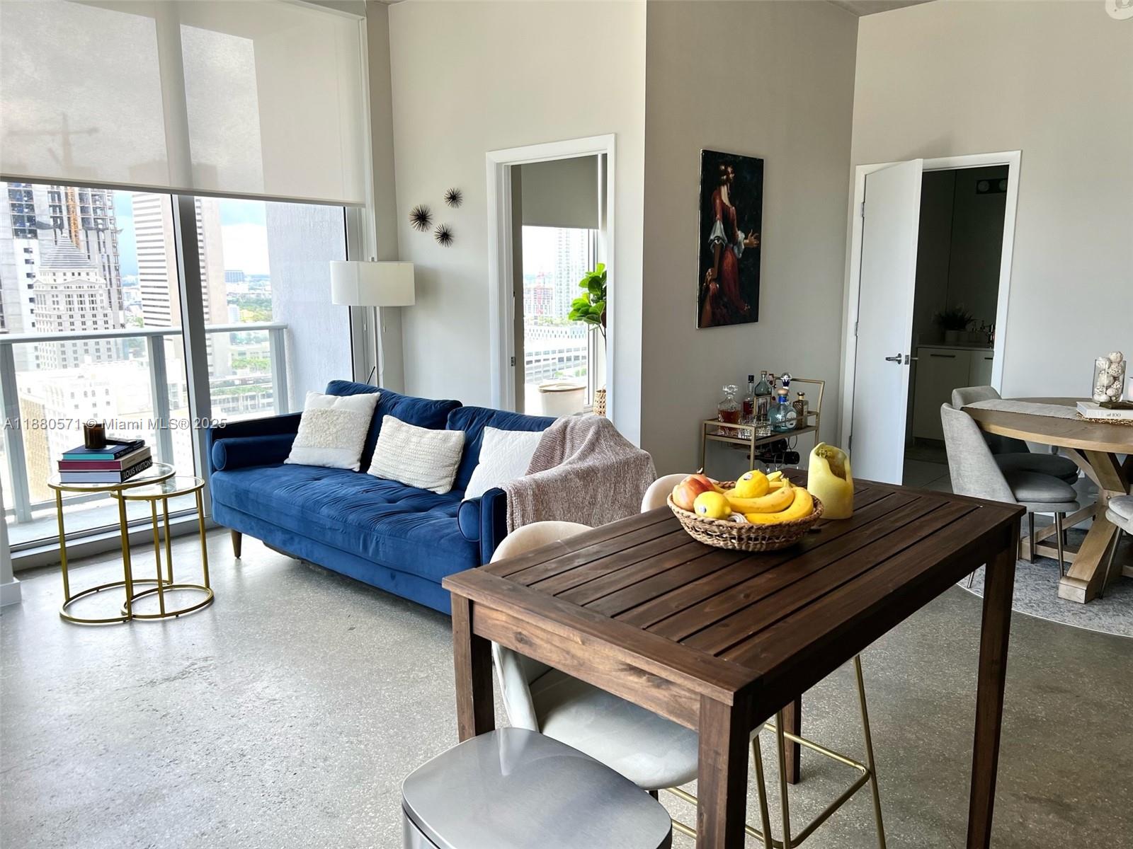 151 SE 1st St 2711