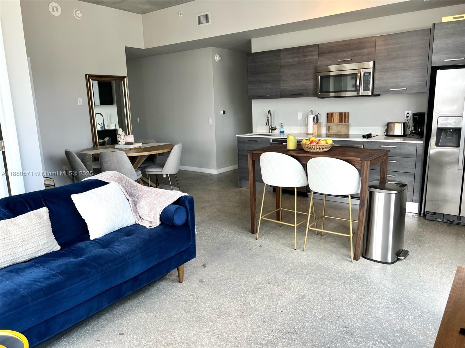 151 SE 1st St 2711