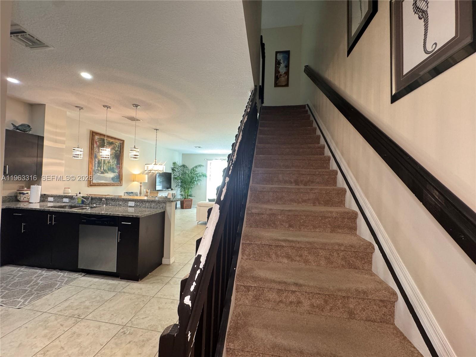 SANTA BARBARA ESTATES - Residential Lease