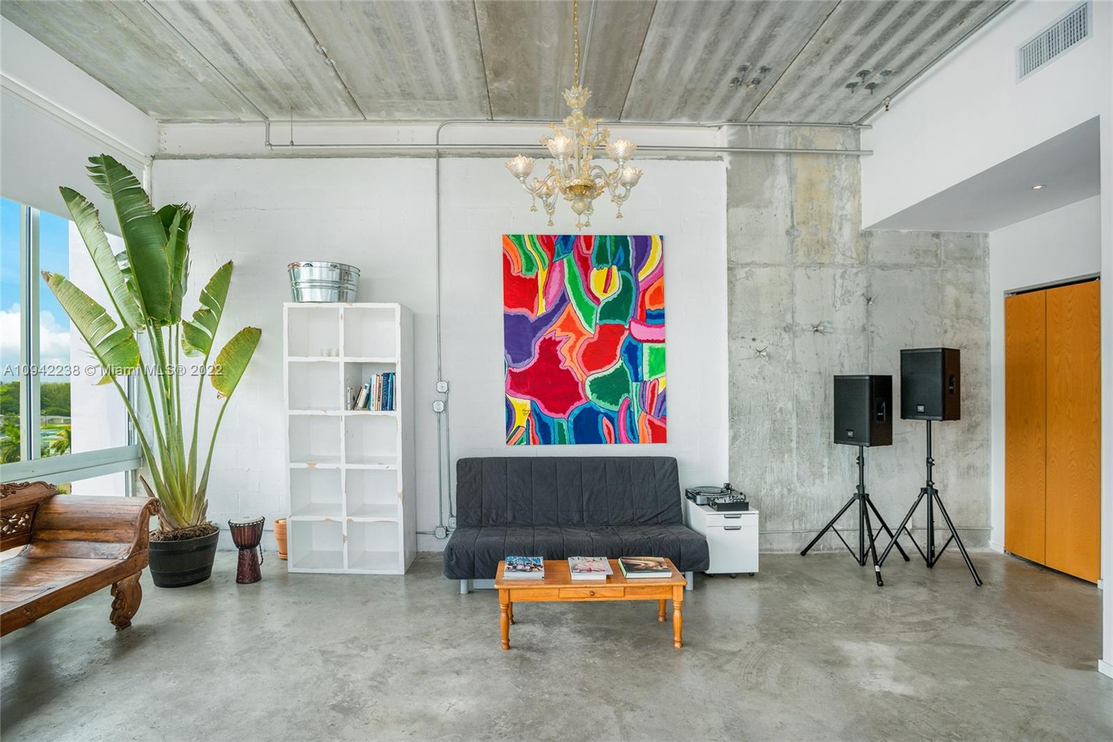 THE BANK CONDO - Residential