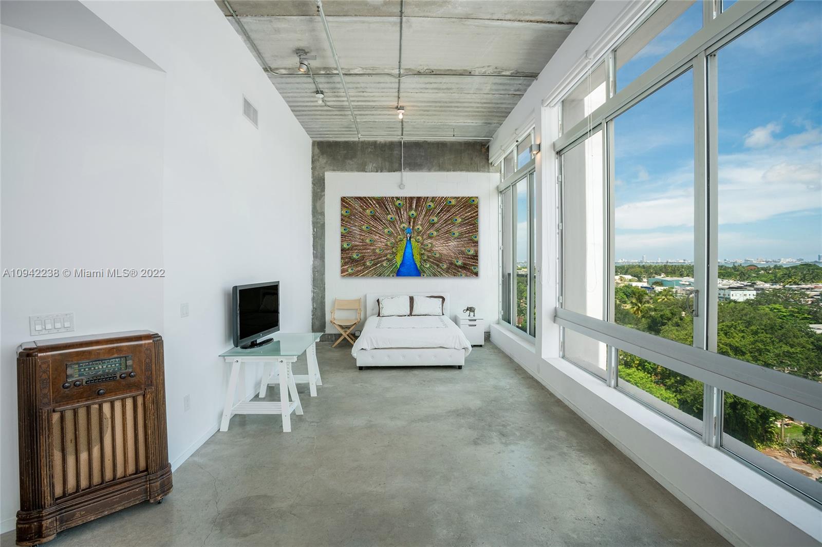 THE BANK CONDO - Residential