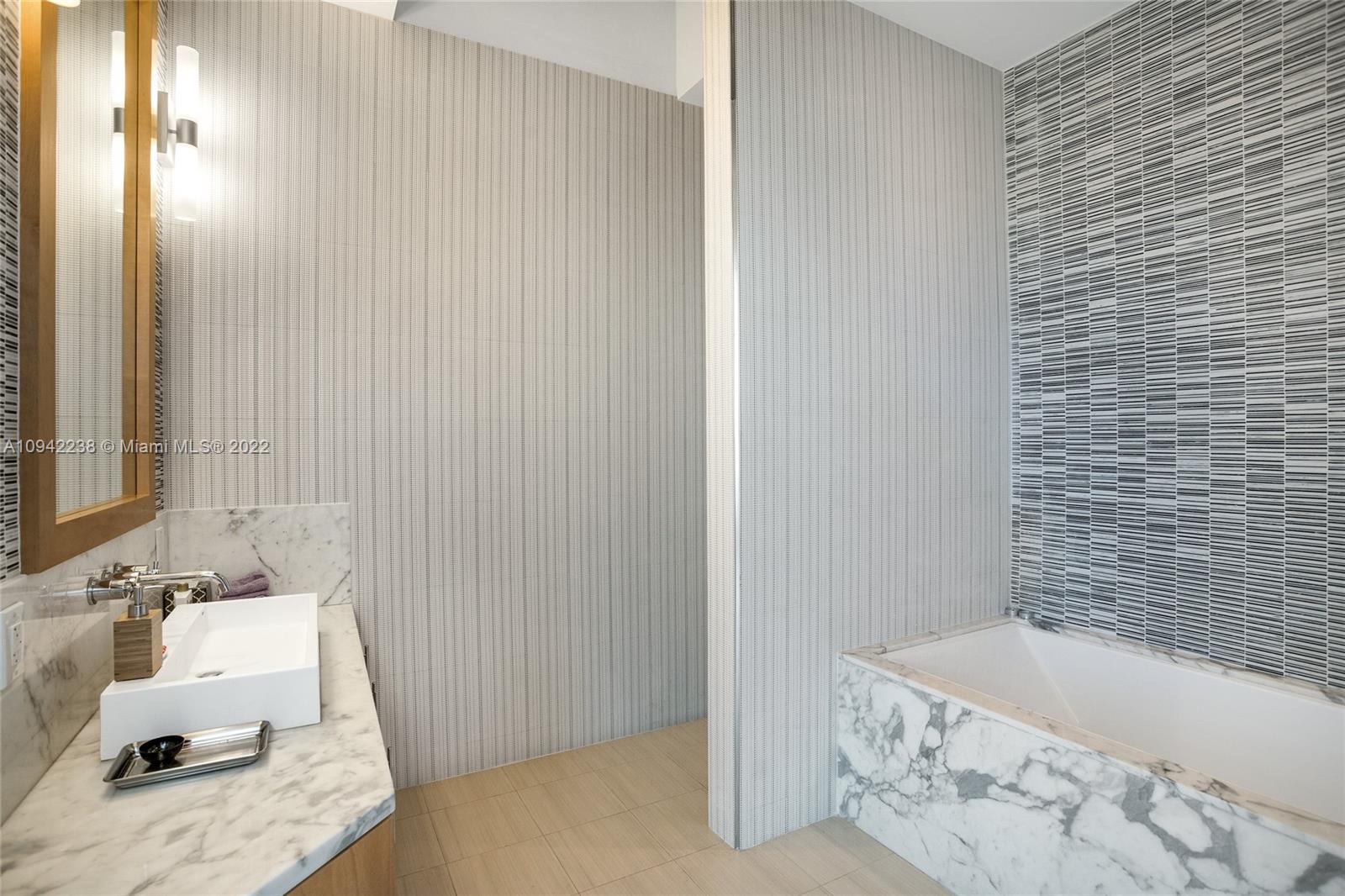 THE BANK CONDO - Residential