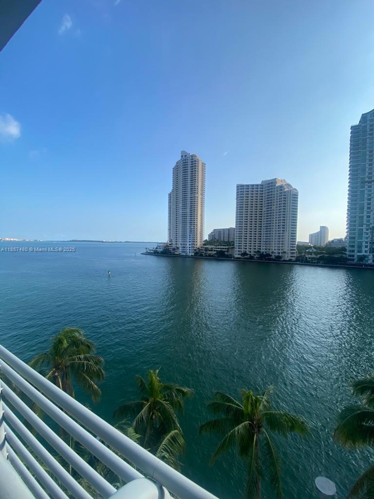 335 S Biscayne Blvd 607