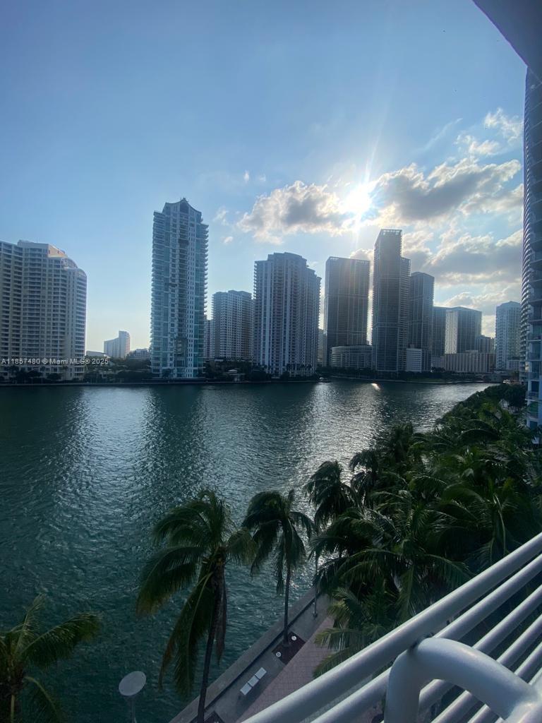 335 S Biscayne Blvd 607
