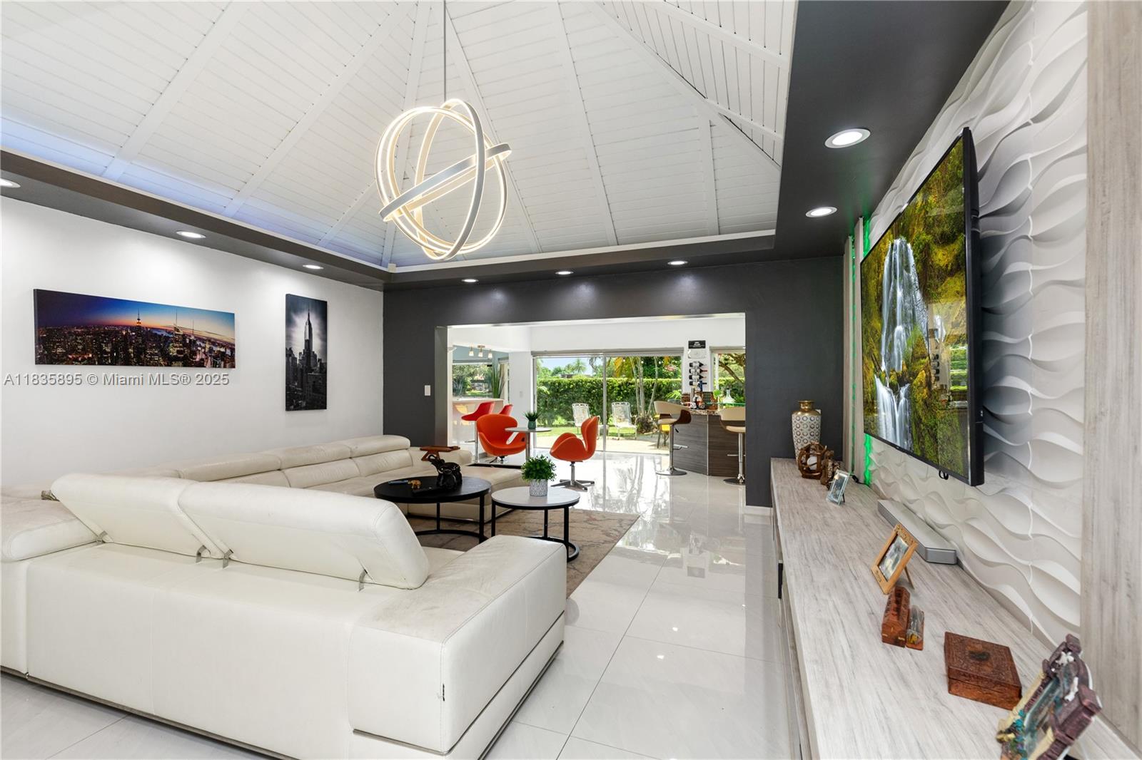 WOODLANDS SEC FIVE - Residential