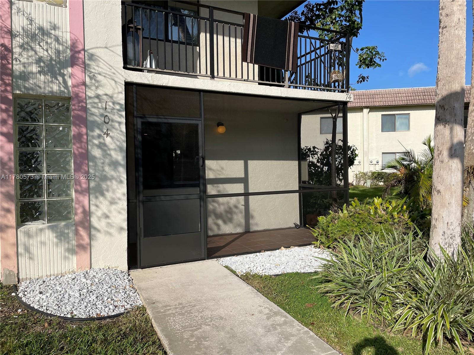 Rental Property at 409 Lakeview Dr 104, Weston, Broward County, Florida - Bedrooms: 2 
Bathrooms: 2  - $2,580 MO.