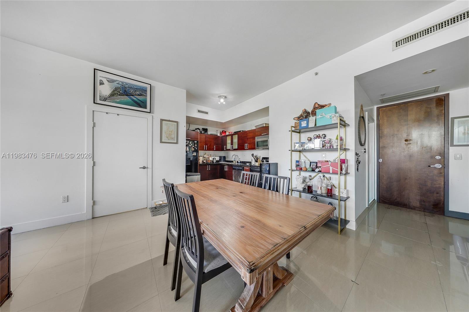 COCOSTYLE @ 3250 GRAND AV - Residential