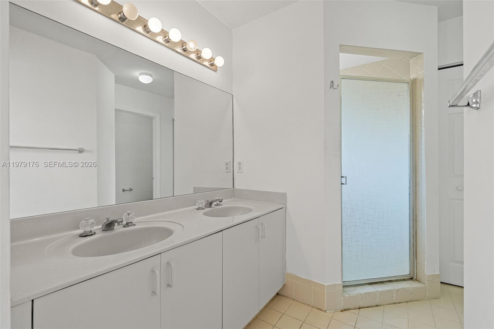 HEFTLERS LAGO MAR WEST - Residential