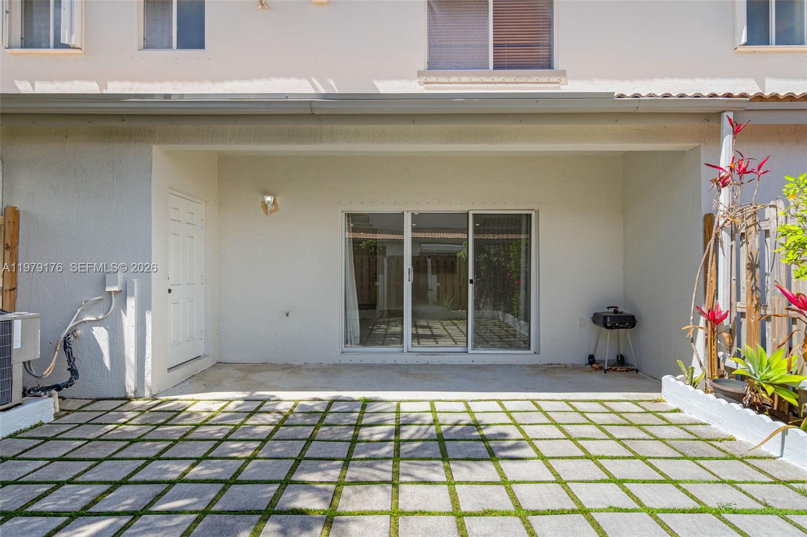 HEFTLERS LAGO MAR WEST - Residential