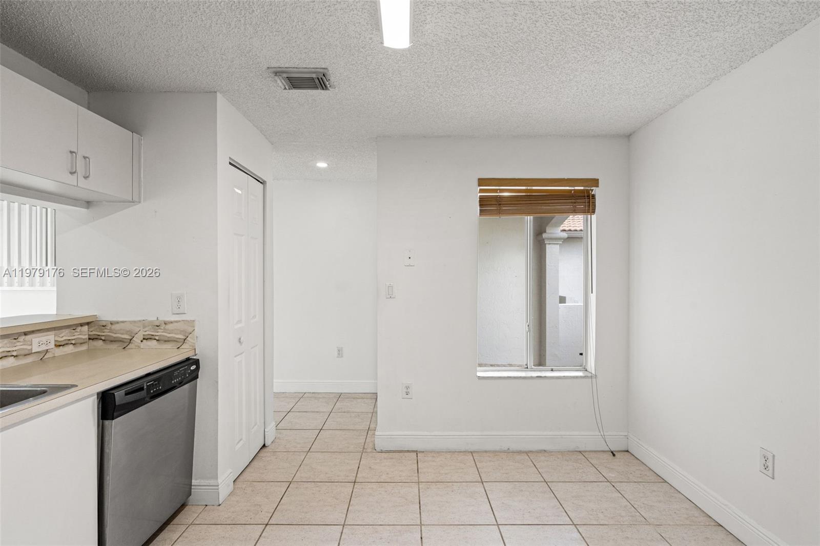 HEFTLERS LAGO MAR WEST - Residential