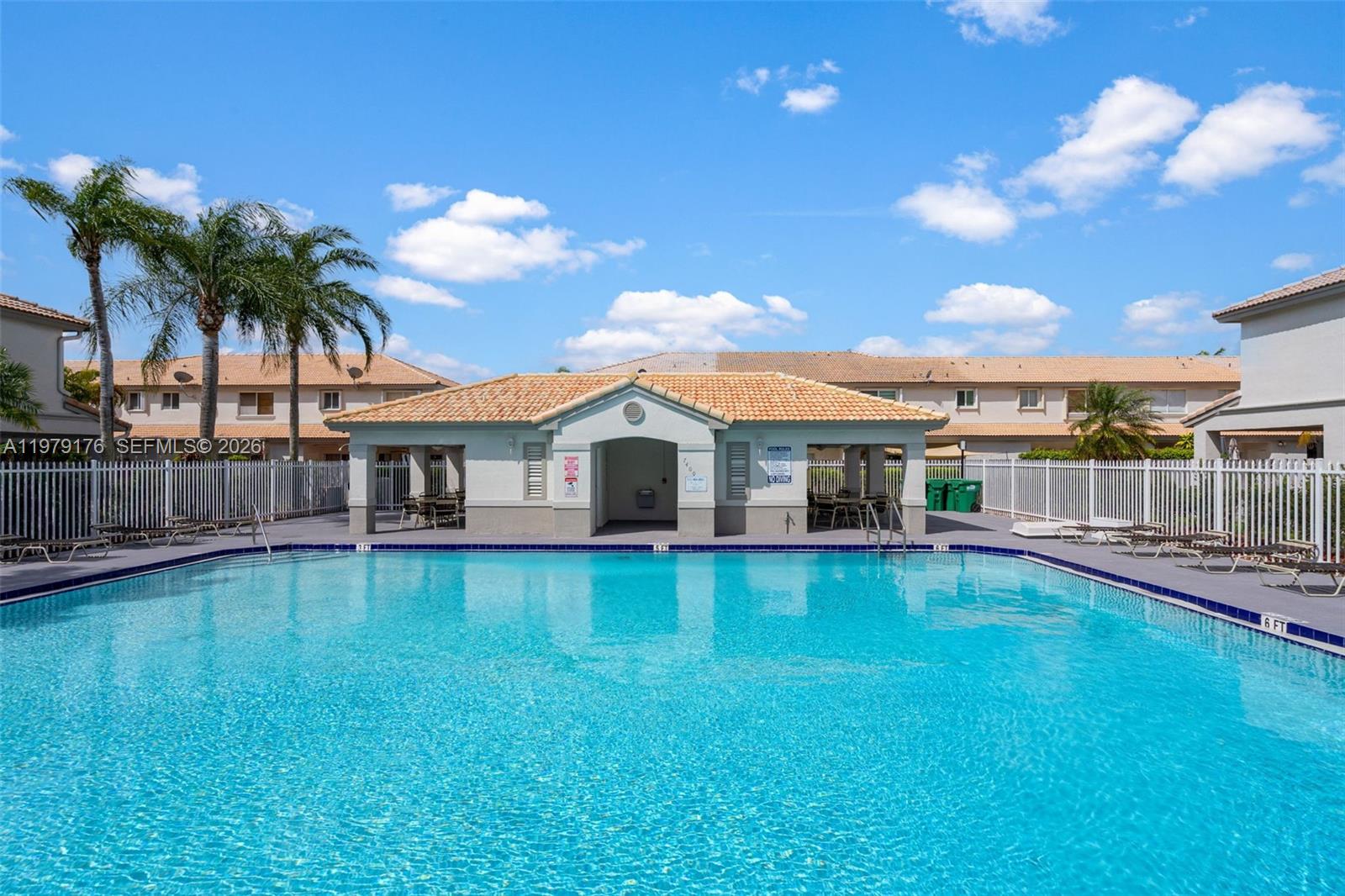 HEFTLERS LAGO MAR WEST - Residential