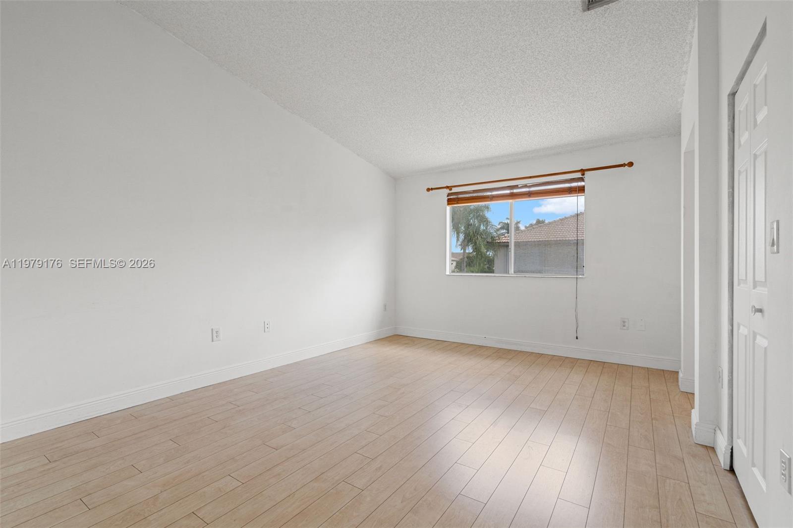 HEFTLERS LAGO MAR WEST - Residential