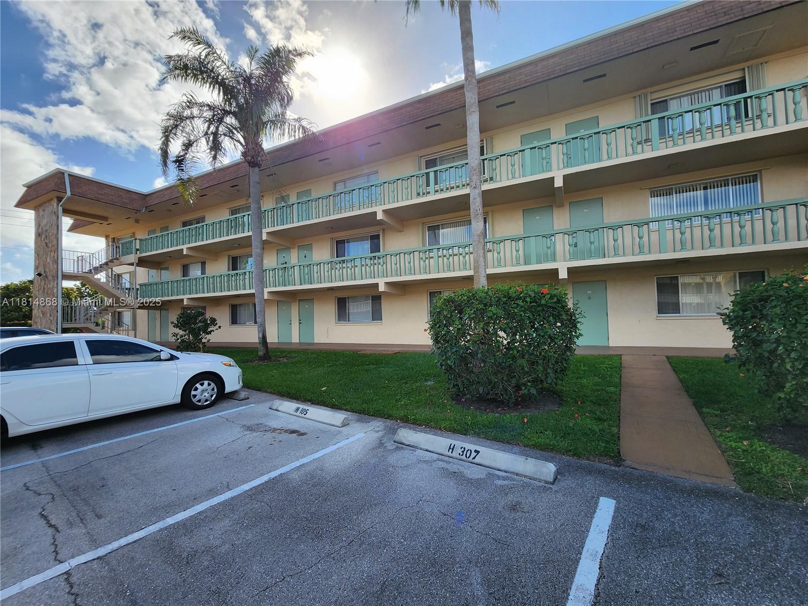 VILLAGE GREEN HAMPTON CON - Residential Lease