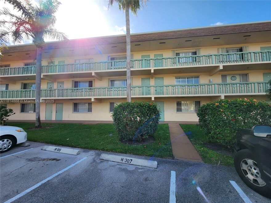 Amazing active community! Stunning well maintained 1/1.5 unit in an impeccable well cared community. With parking right at your doorstep!! Wood floors throughout, spacious master bedroom with walk in closet. Within minutes away from the beach, Palm Beach Outlets, shopping centers, restaurants, Palm Beach Airport and I-95. Community offering gorgeous pool, clubhouse, tennis court, and much more! Step inside and fall in love with this immaculate, 1st floor open concept unit. The only thing missing is you!