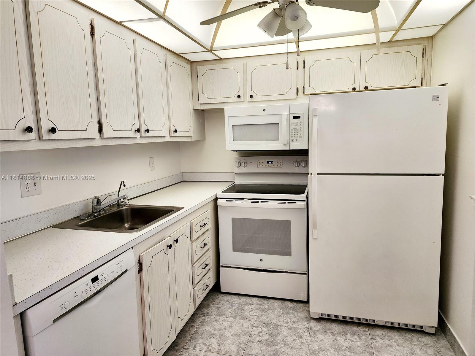 VILLAGE GREEN HAMPTON CON - Residential Lease