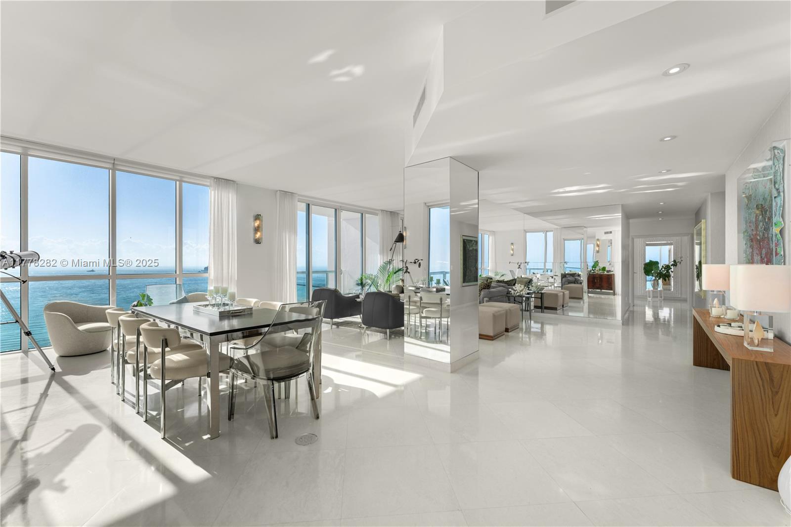 CONTINUUM ON SOUTH BEACH - Residential