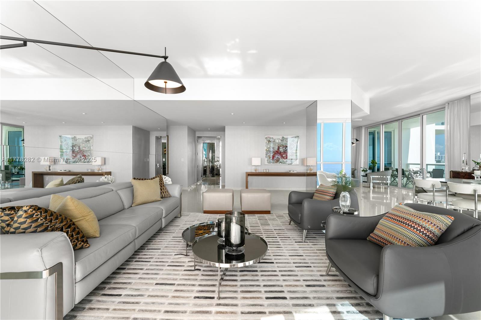 CONTINUUM ON SOUTH BEACH - Residential