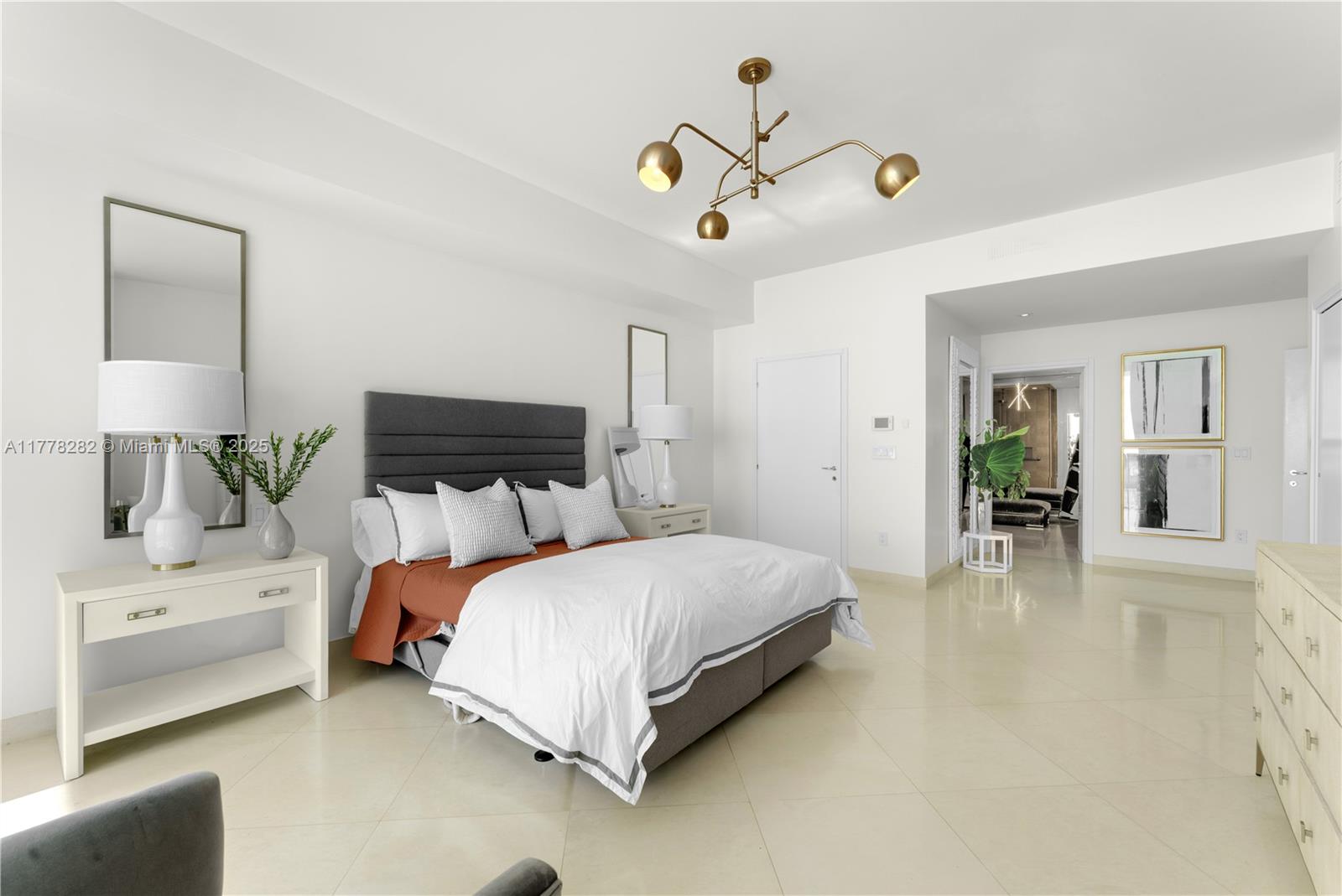 CONTINUUM ON SOUTH BEACH - Residential