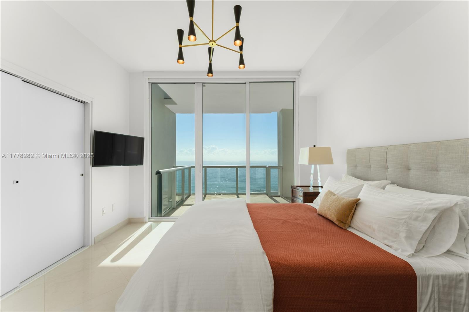 CONTINUUM ON SOUTH BEACH - Residential