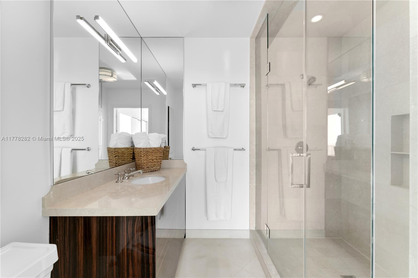 CONTINUUM ON SOUTH BEACH - Residential