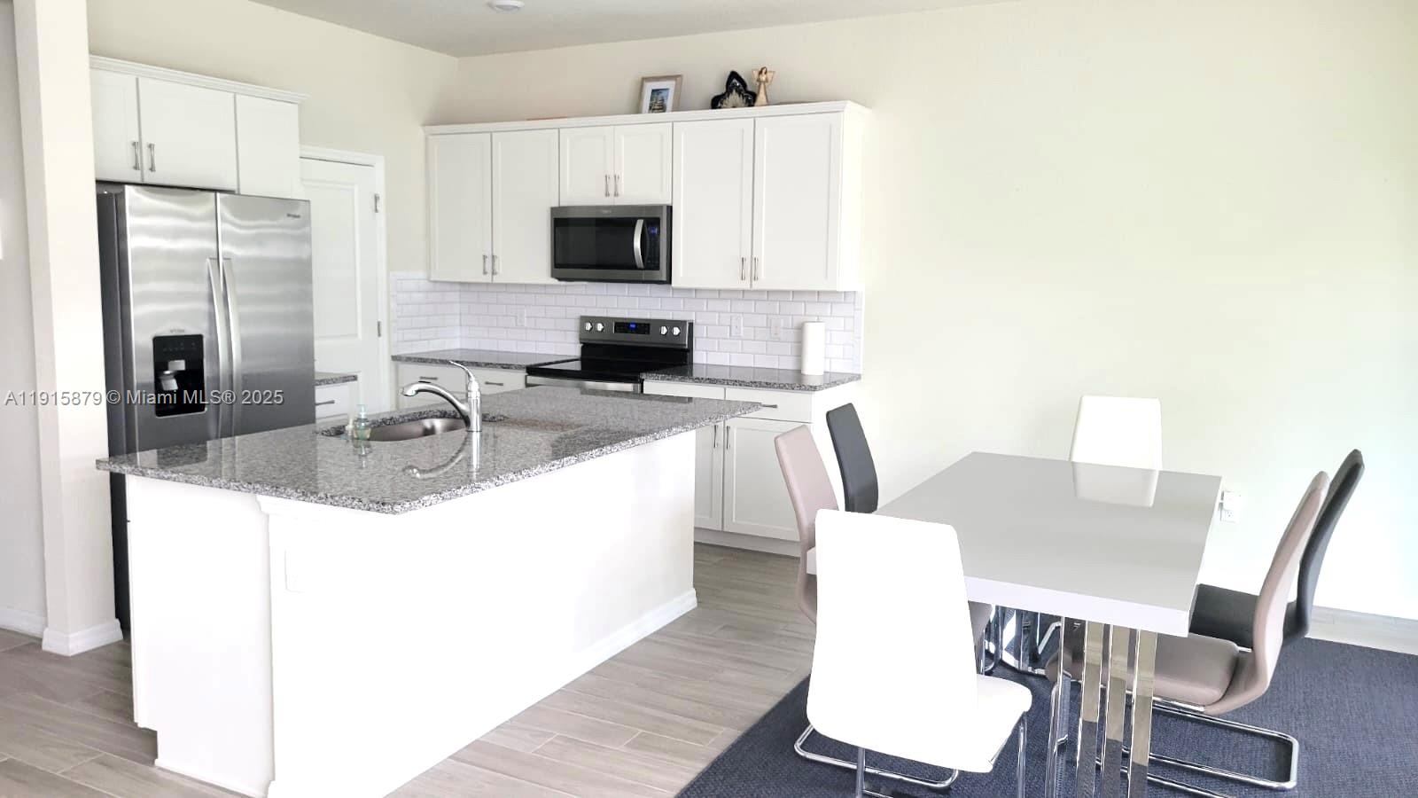 HILLCREST COUNTRY CLUB SO - Residential