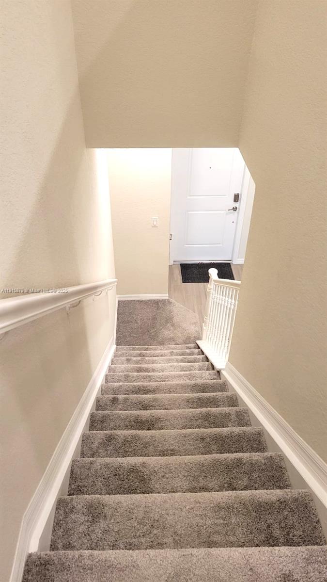 HILLCREST COUNTRY CLUB SO - Residential