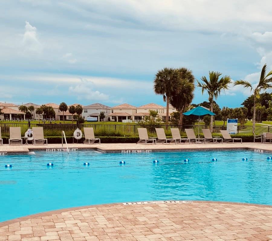 HILLCREST COUNTRY CLUB SO - Residential