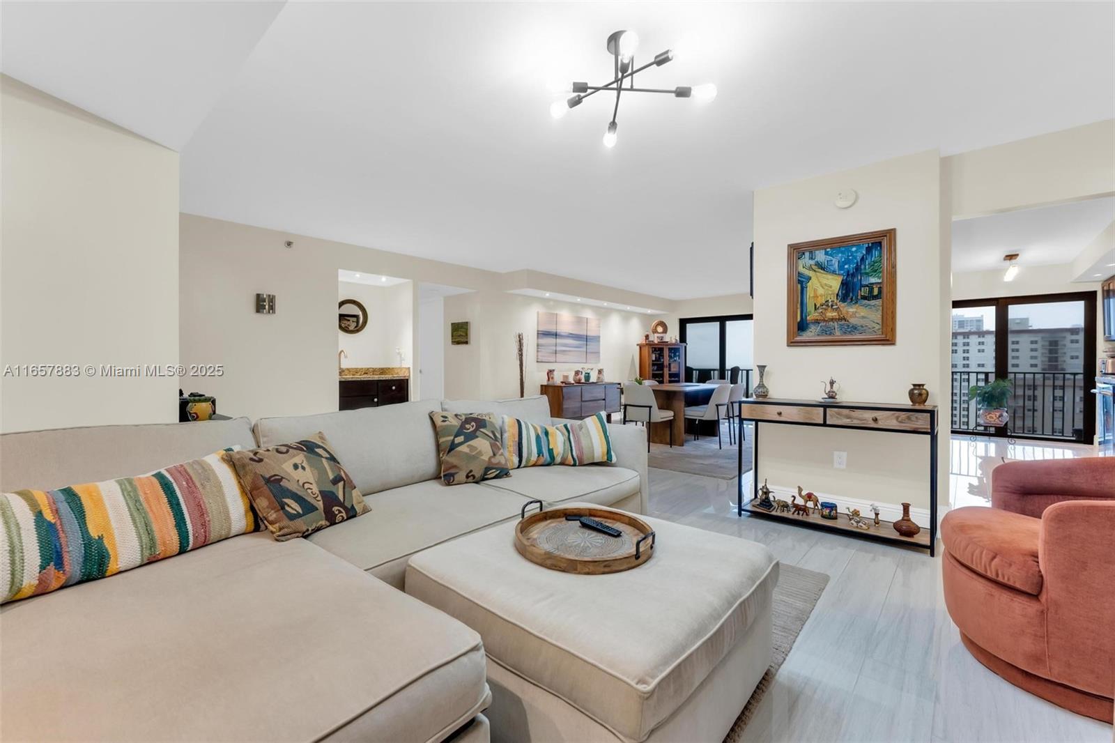 SUMMIT CONDO - Residential