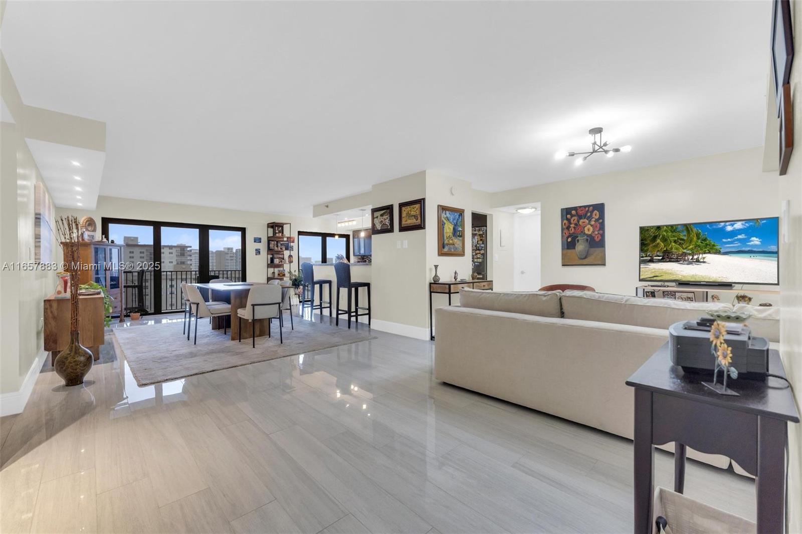 SUMMIT CONDO - Residential