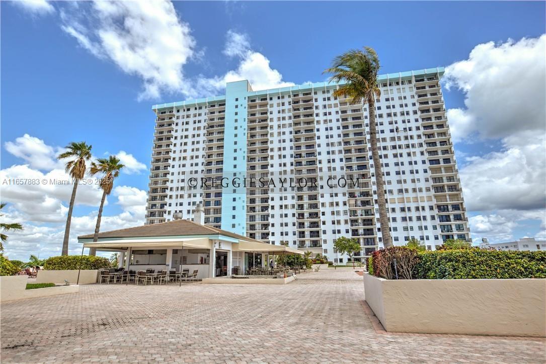 SUMMIT CONDO - Residential