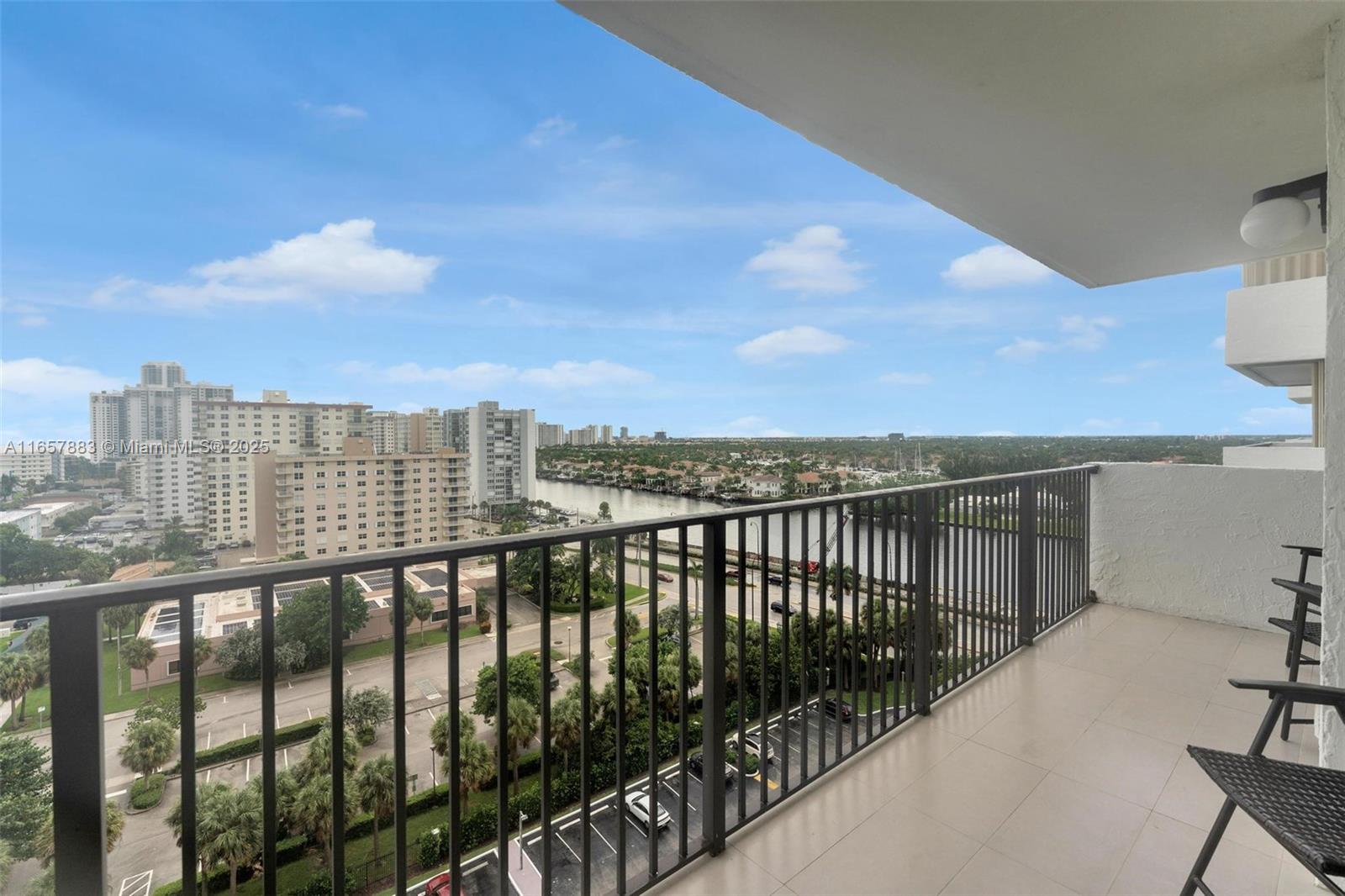 SUMMIT CONDO - Residential