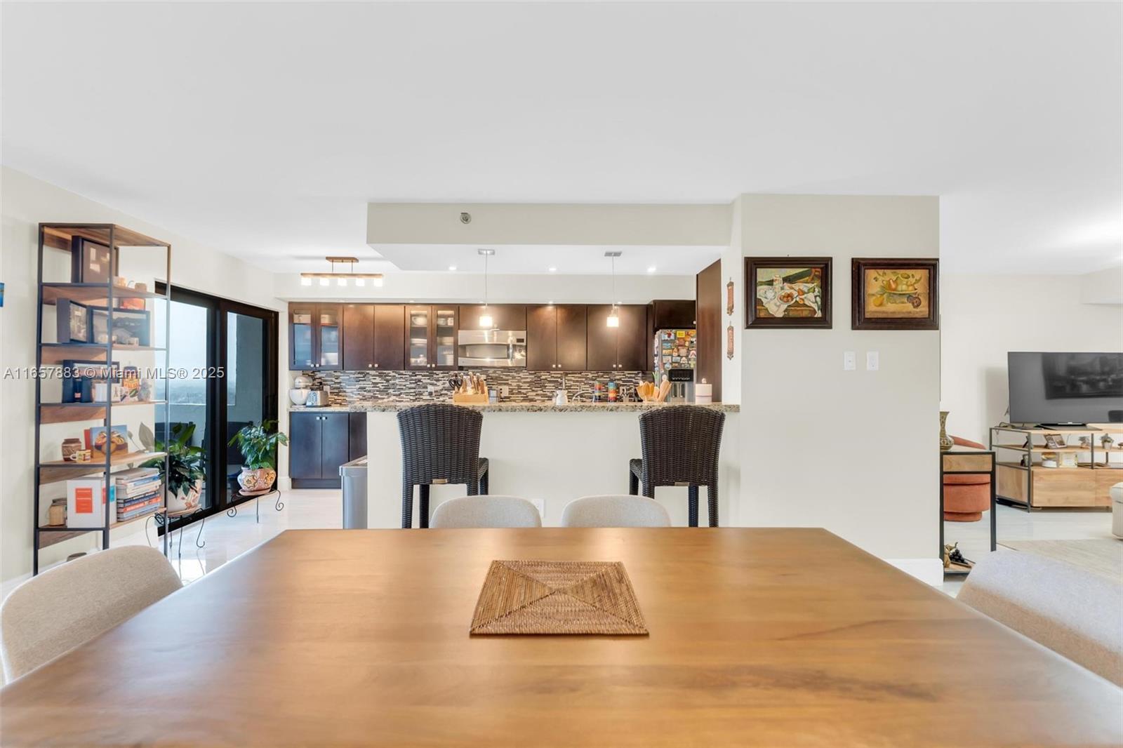 SUMMIT CONDO - Residential