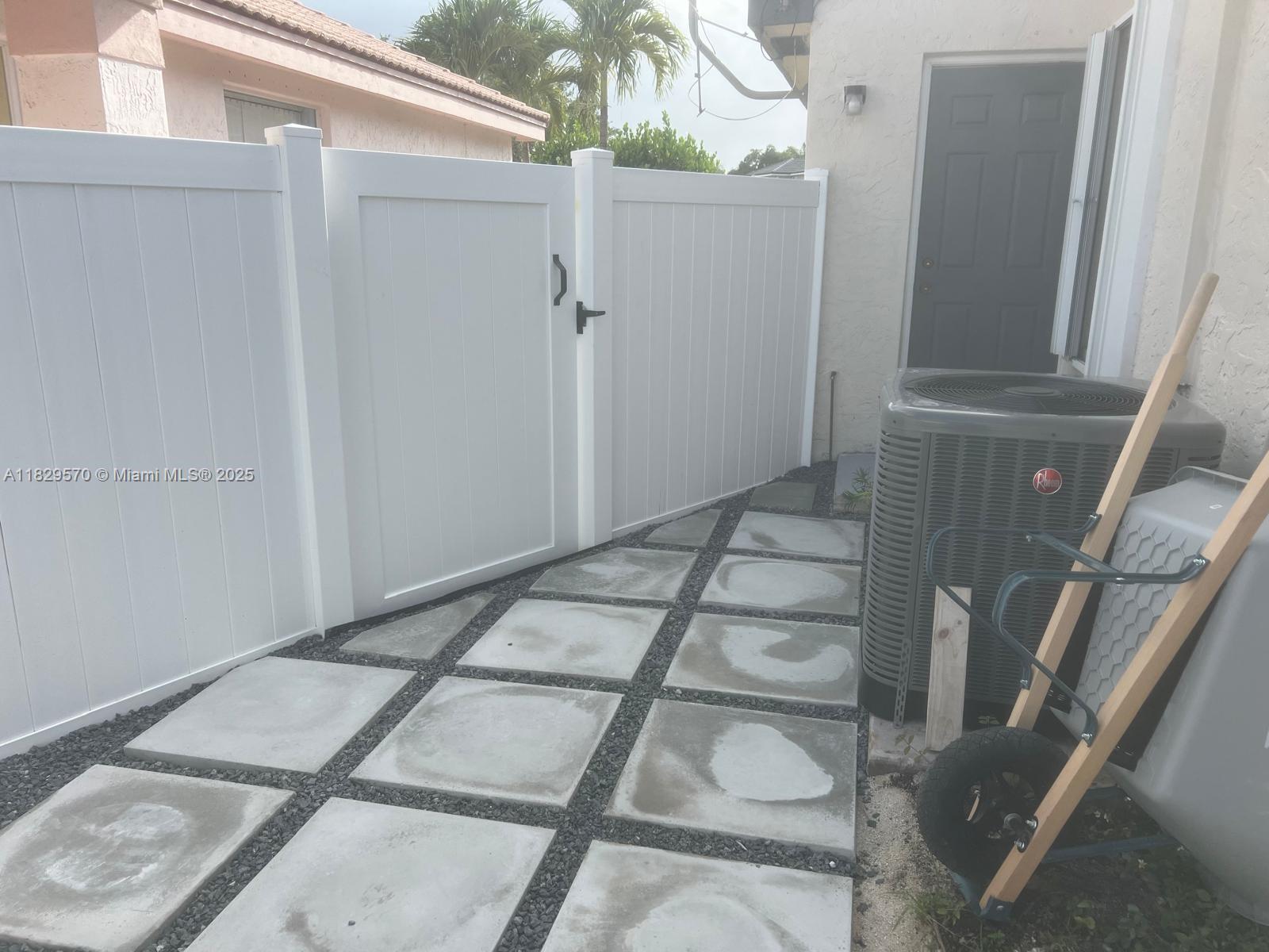 SILVER LAKES PHASE III - Residential