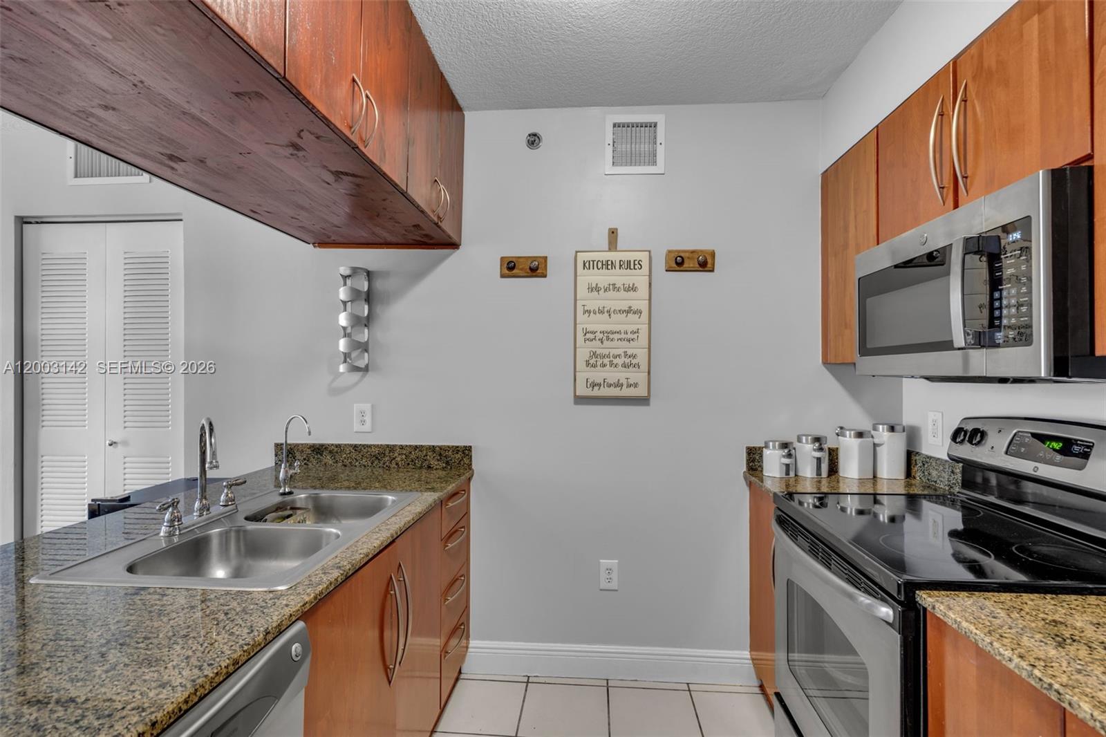 THE CLUB AT BRICKELL BAY - Residential