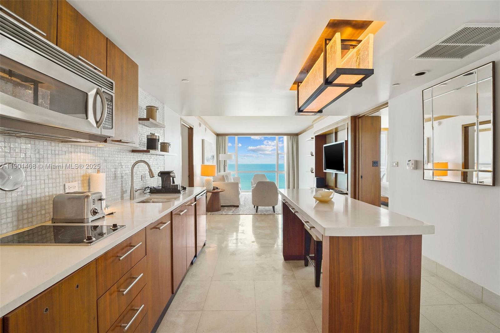 6801 Collins Ave 422