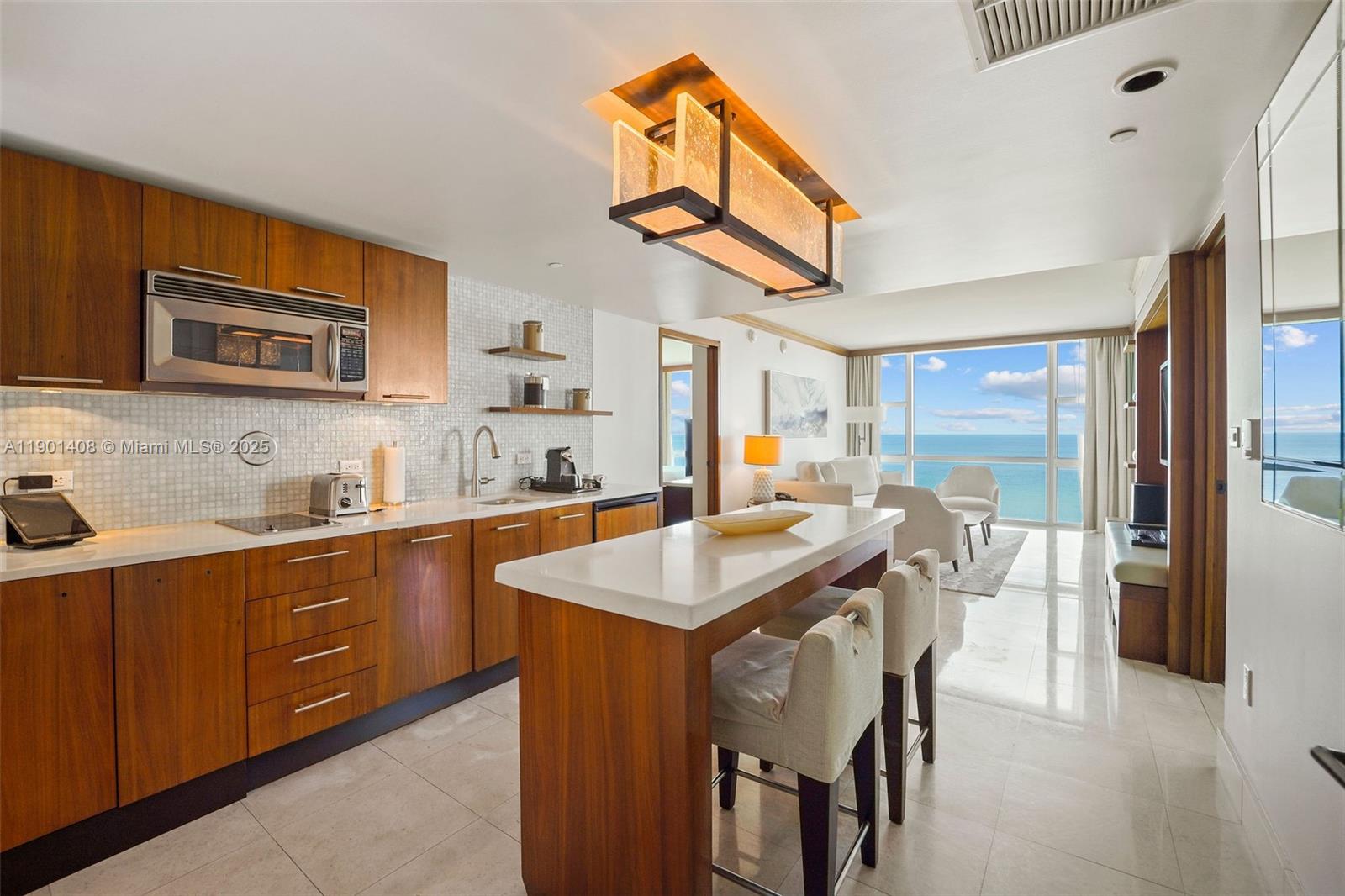 6801 Collins Ave 422
