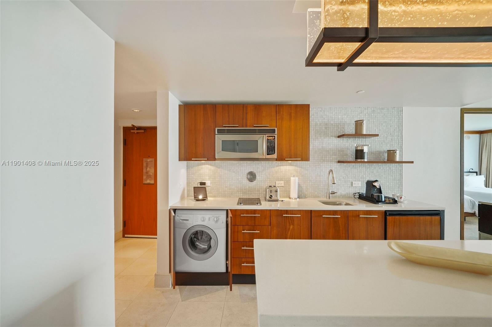 6801 Collins Ave 422