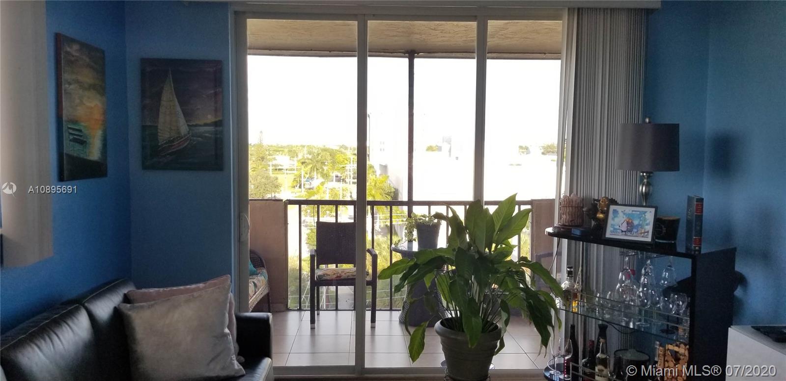 12590 CORONADO TOWERS CON - Residential