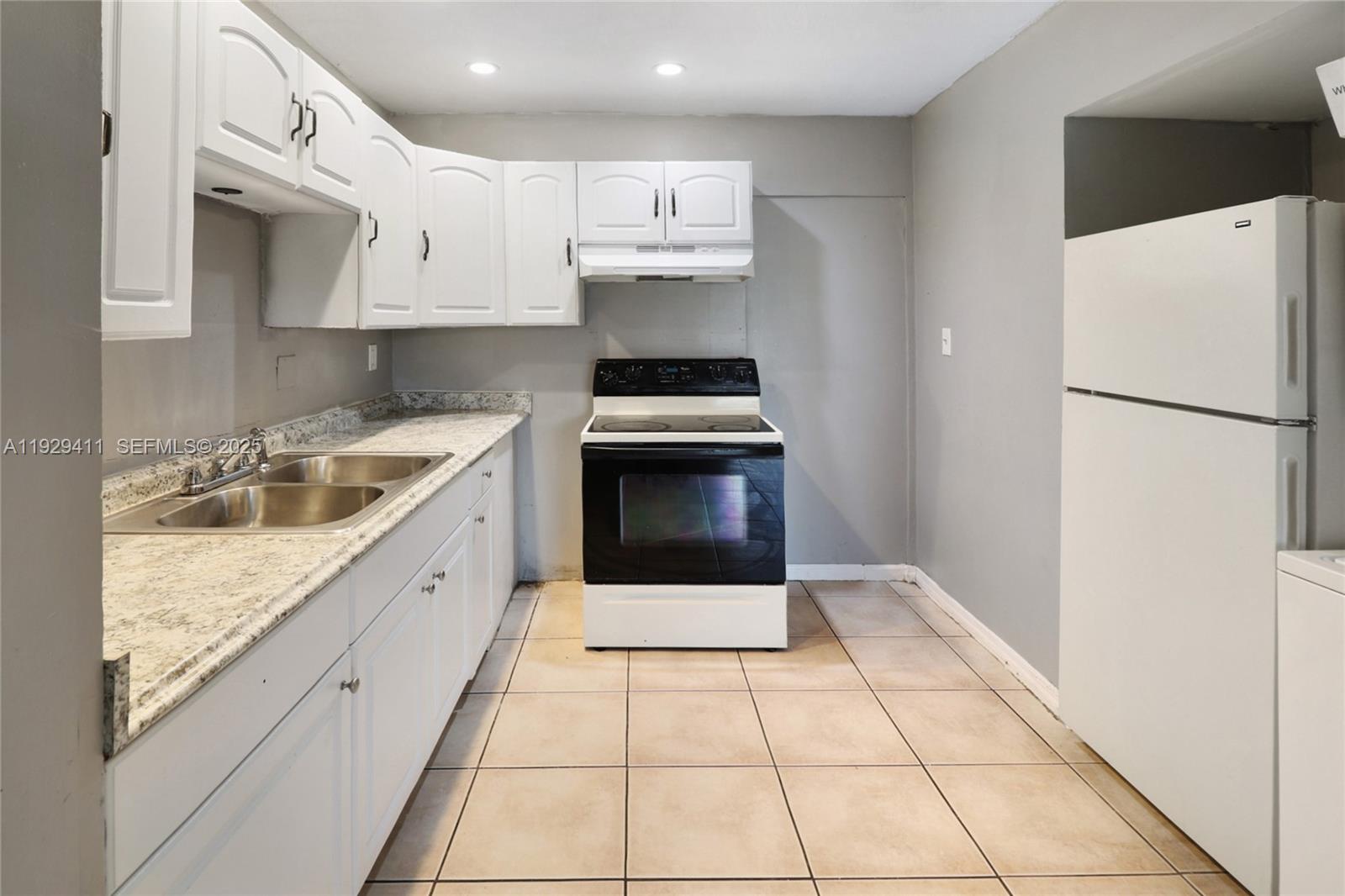 6352 Boulevard Of Champions 1