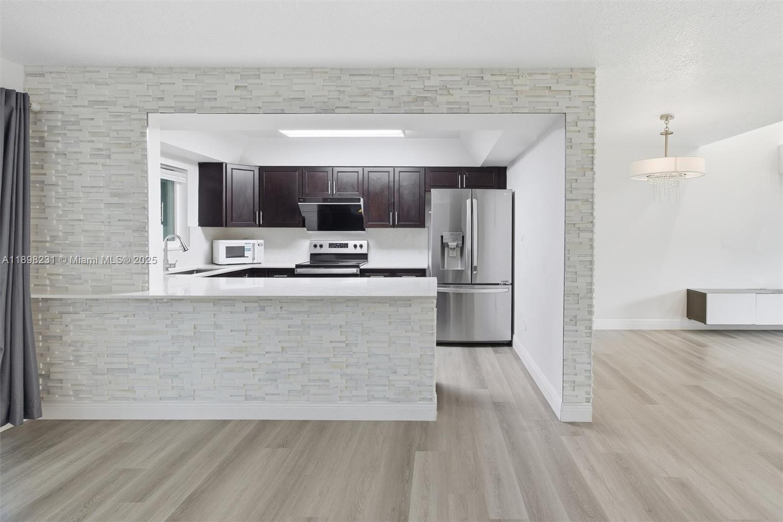 FLAMINGO GARDENS - Residential Lease