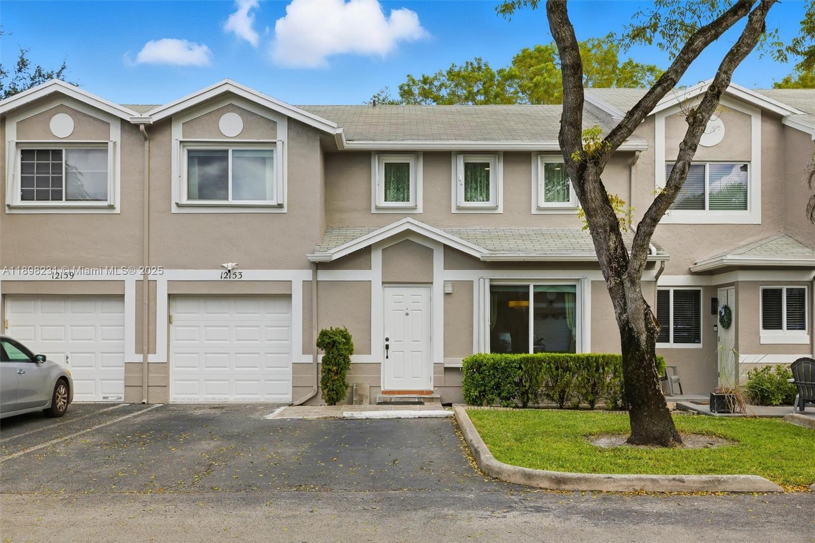 FLAMINGO GARDENS - Residential Lease