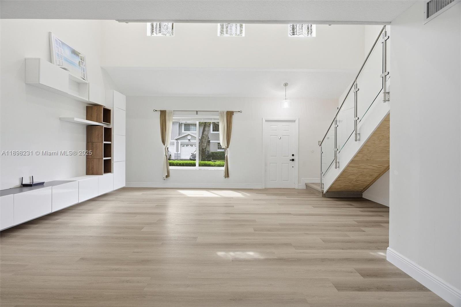 FLAMINGO GARDENS - Residential Lease