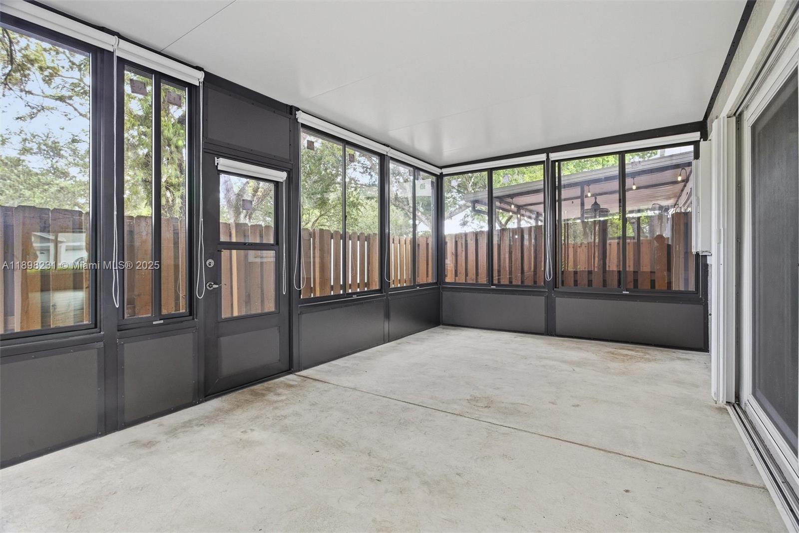 FLAMINGO GARDENS - Residential Lease