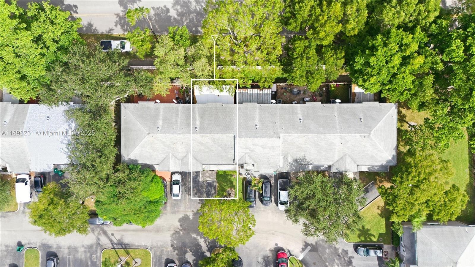 FLAMINGO GARDENS - Residential Lease