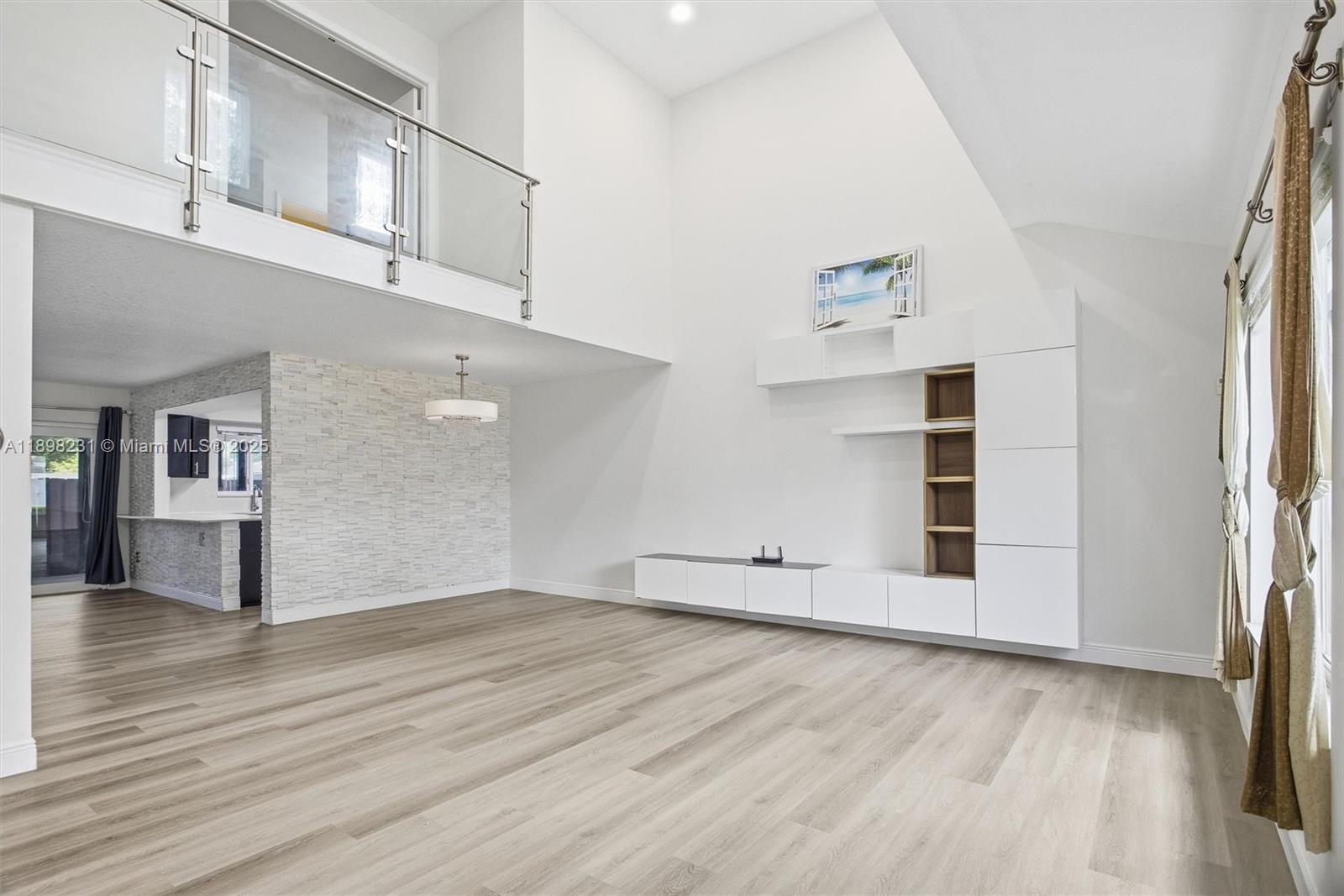 FLAMINGO GARDENS - Residential Lease